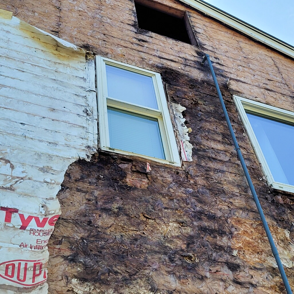 severe sheathing rot on a house